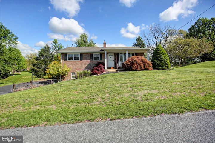 Property Photo:  1561 Lake Shore Drive  PA 17202 