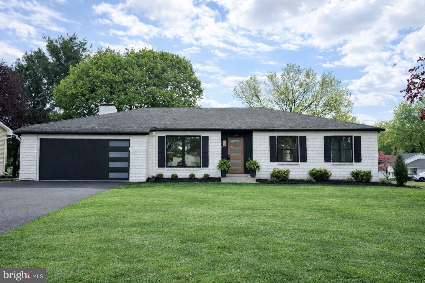 Property Photo:  36 Kingston Drive  PA 17078 