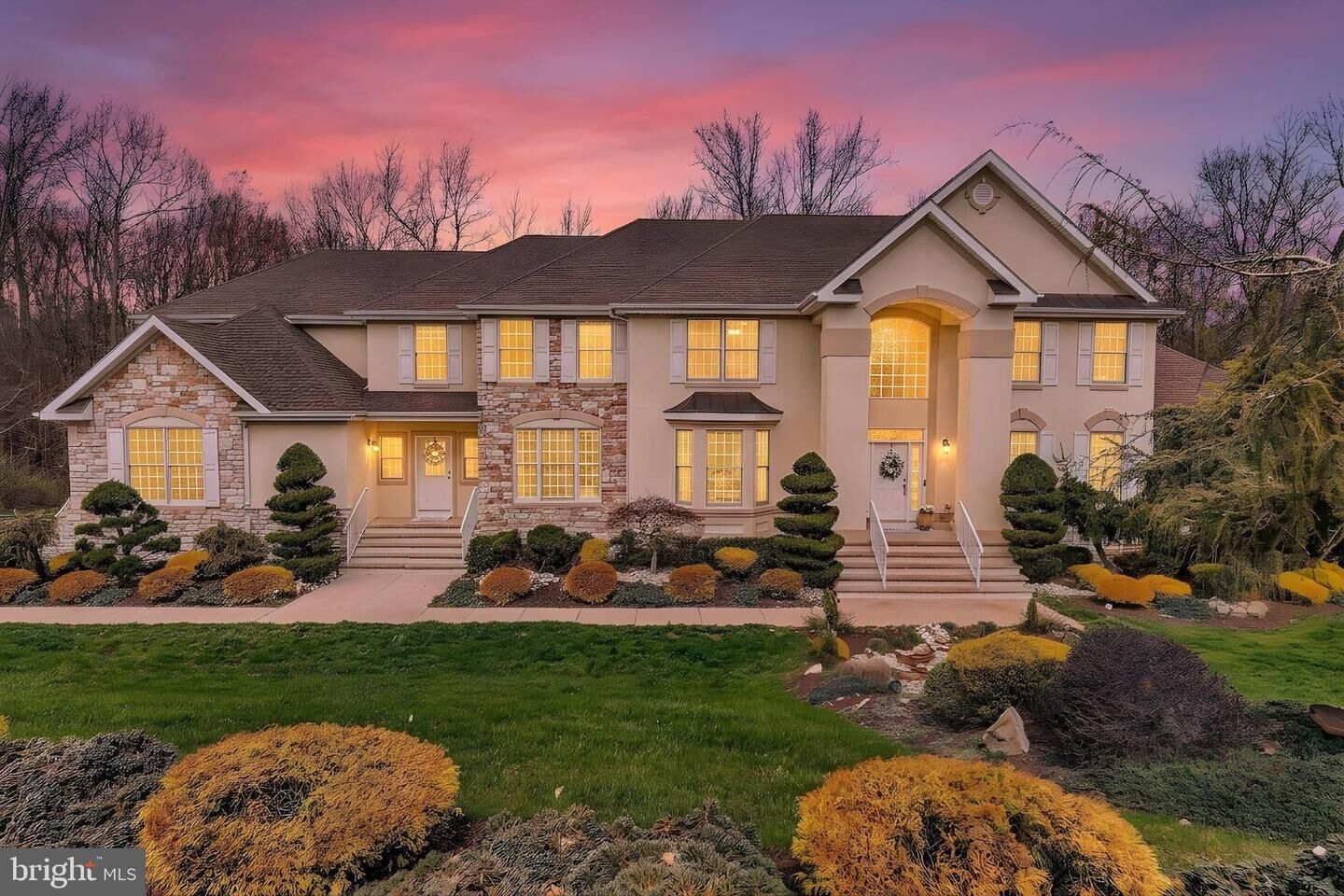 Property Photo:  13 Palmer Circle  NJ 08535 