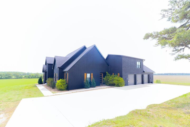 Property Photo:  472 County Road 149  AR 72404 