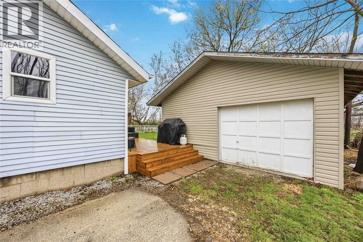 Photo de la propriété:  48 Cross Street  ON N0N 1G0 