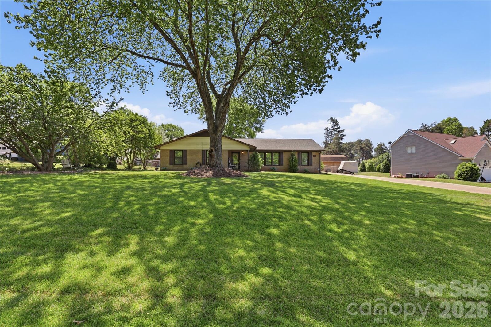 Property Photo:  125 Southwood Park Road  NC 28117 
