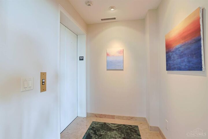 Property Photo:  2121 Alpine Place  OH 45206 