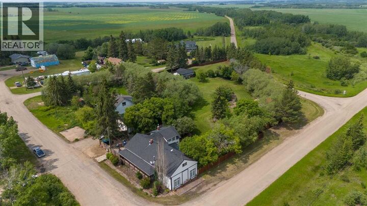 Property Photo:  5010 50 Avenue  AB T0B 4G0 