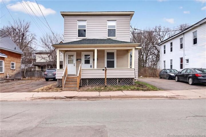 365 Robinson Street — photo 1