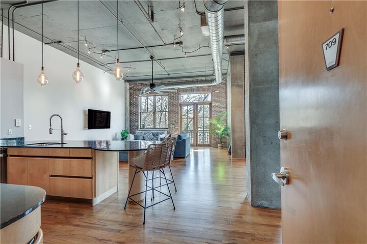 Property Photo:  3235 Roswell Road 709  GA 30305 