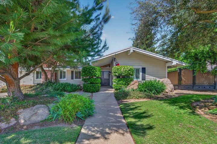 Property Photo:  3132 W Alluvial Avenue  CA 93711 