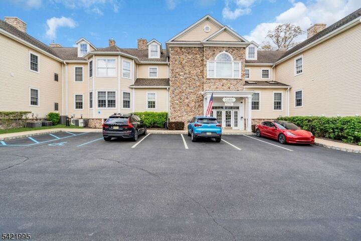 Property Photo:  58 Brooklake Road Unit 21  NJ 07932 