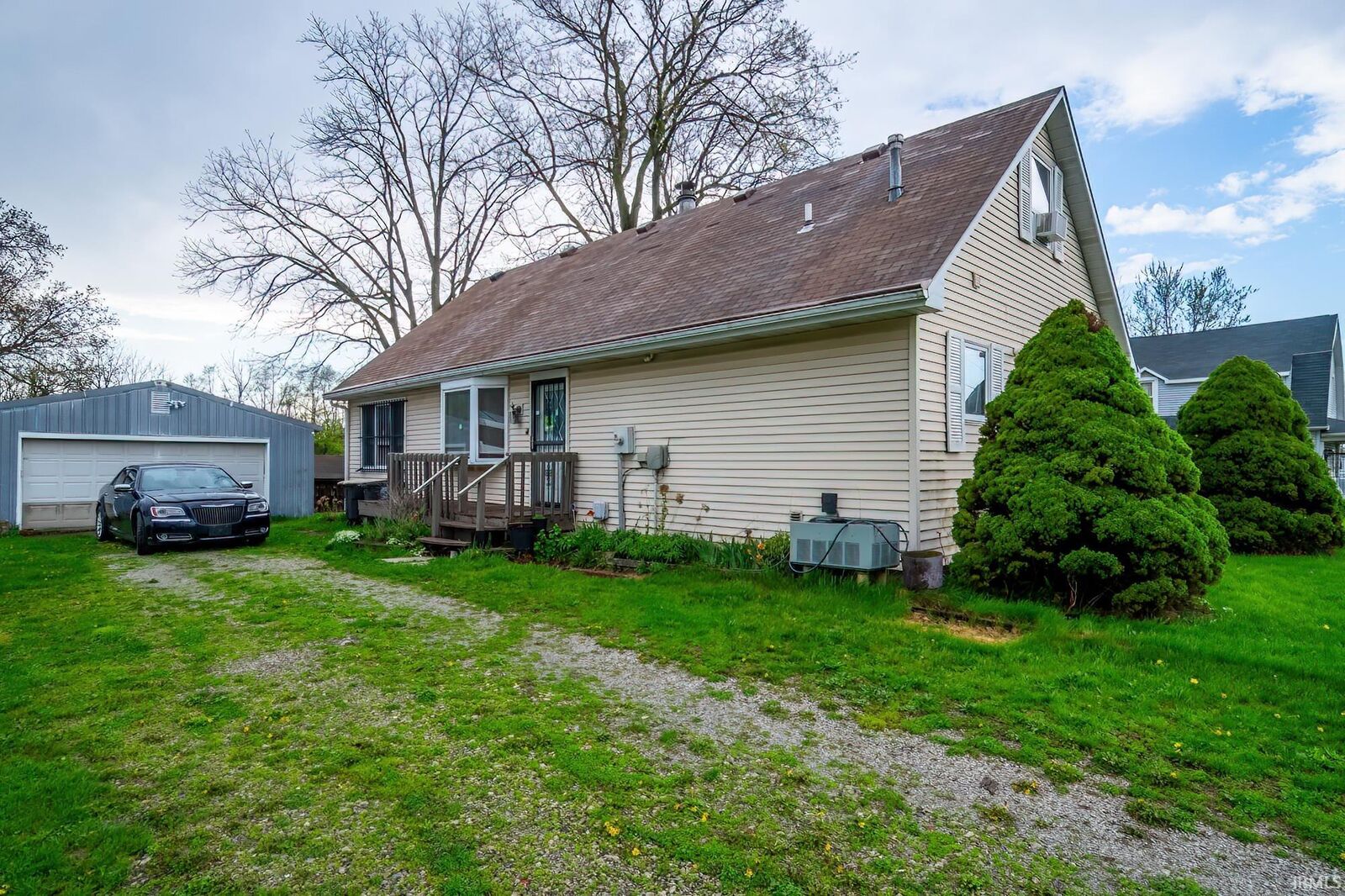 Property Photo:  3004 Connett Avenue  IN 46802-3805 