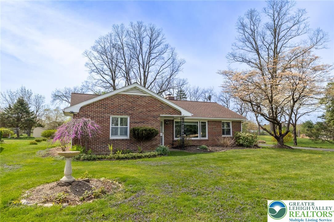 Property Photo:  894 Hausman Road  PA 18104 