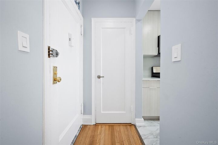 Property Photo:  1 Elm Street 5G  NY 10707 