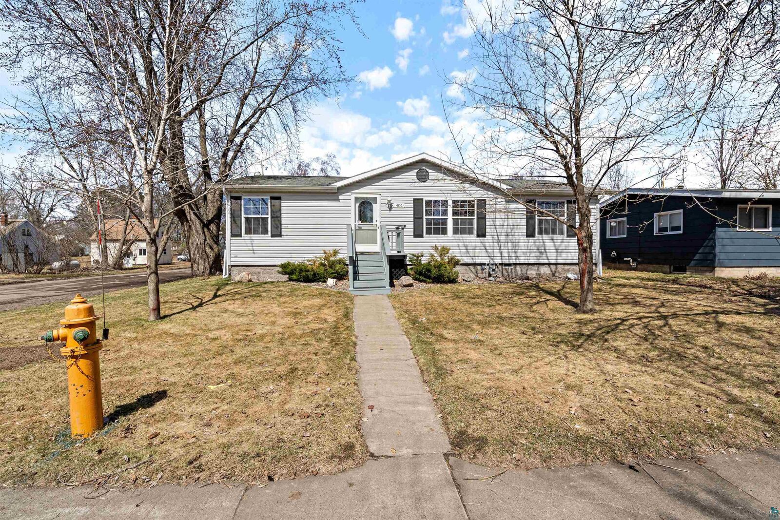 Property Photo:  401 Agate St  MN 55720 