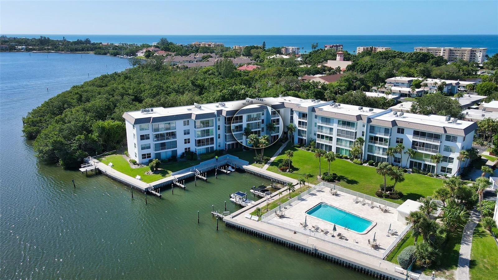 Property Photo: 600 Sutton Place B302 FL 34228