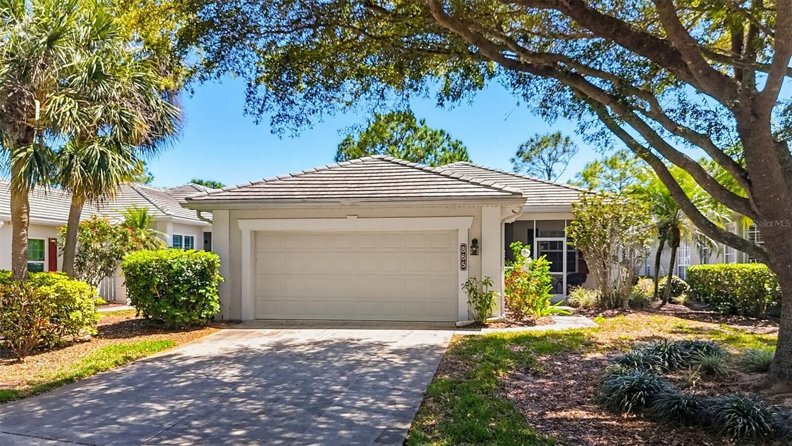 Property Photo:  865 Tartan Drive 2  FL 34293 