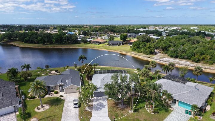 Property Photo:  2165 Onondaga Lane  FL 33983 