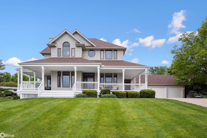 Property Photo:  2310 Knollway Drive  IA 50158 