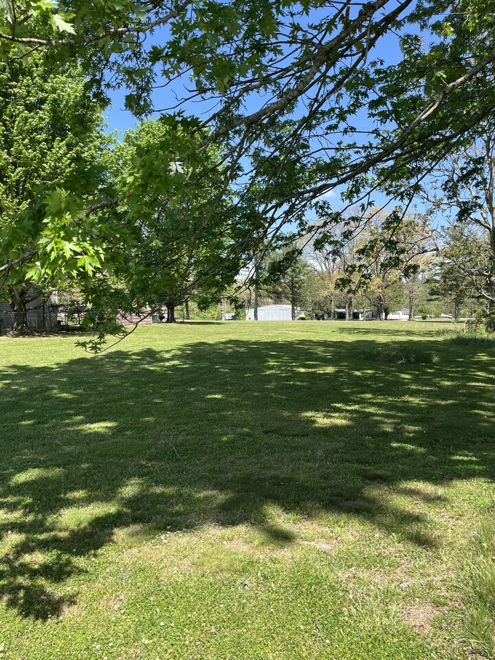 Property Photo:  107 6th St  TN 37356 