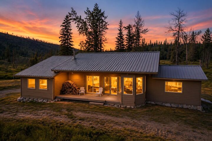 Property Photo: 333 Bonaparte Lake Rd WA 98855