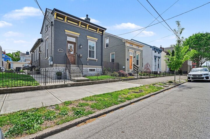 Property Photo:  324 W 9th Street  KY 41071 