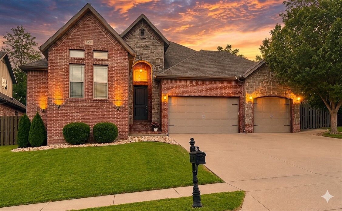 Property Photo: 2003 NE Steinbeck Drive AR 72712