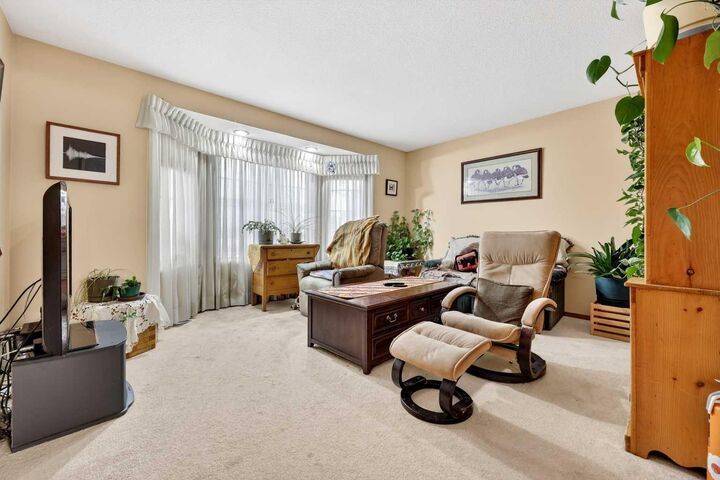 Property Photo:  1124 Gleneagles Drive  AB T0M 0N0 