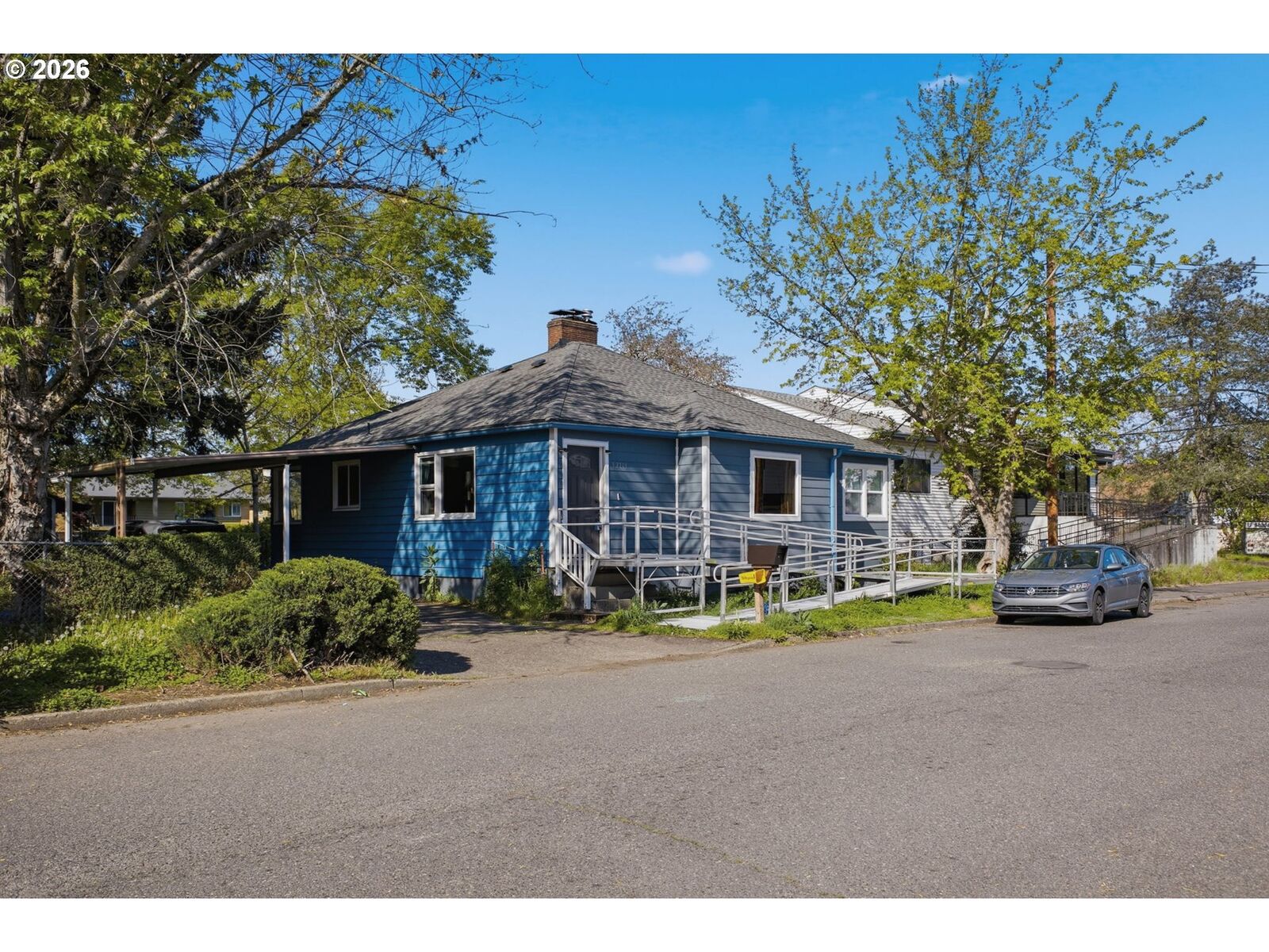 Property Photo:  12101 SE Lincoln St  OR 97216 