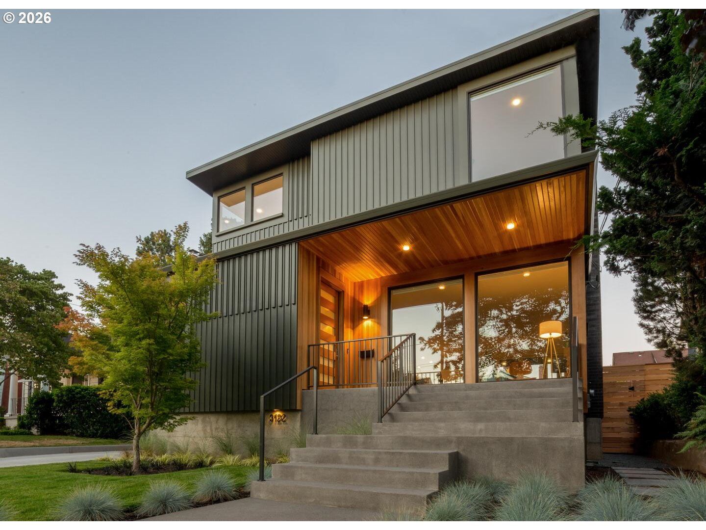 Property Photo:  3122 NE 44th Ave  OR 97213 