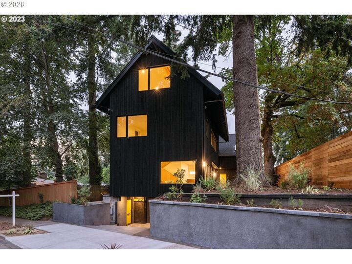 Property Photo:  4523 SE Tibbetts St  OR 97206 