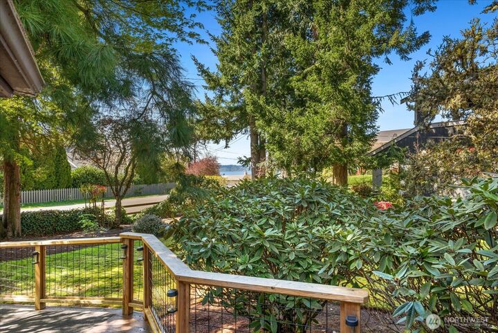 Property Photo:  14350  22nd Avenue SW  WA 98166 