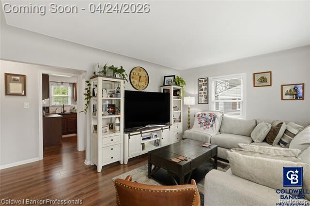 Property Photo:  927 Montrose Avenue  MI 48073 