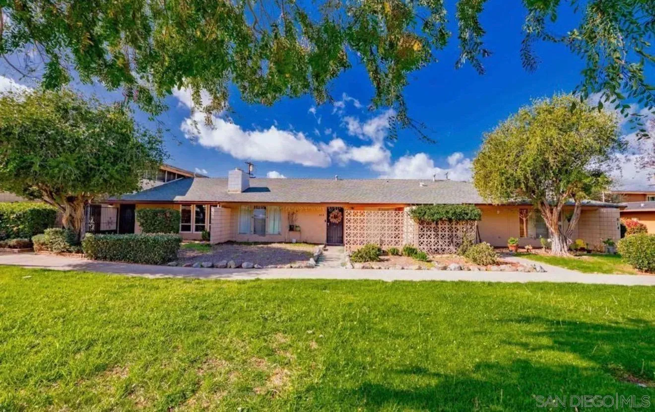 Property Photo:  514 Shady Lane Unit C  CA 92021 