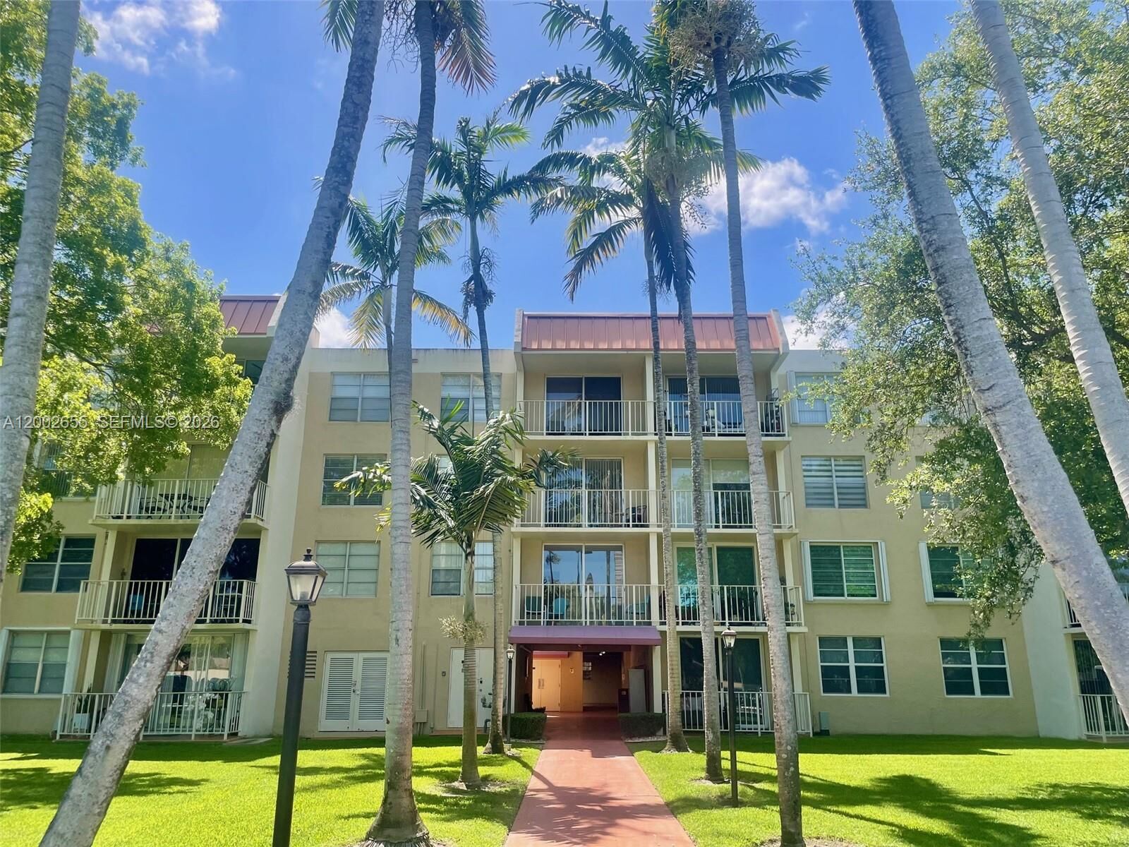 Property Photo:  13100 SW 92nd Ave A-Ph11  FL 33176 