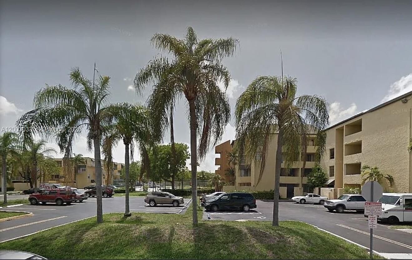 Property Photo:  10400 SW 108th Ave A215  FL 33176 