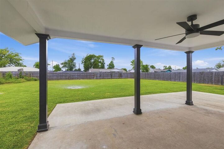 Property Photo:  708 Alabama St  LA 70663 