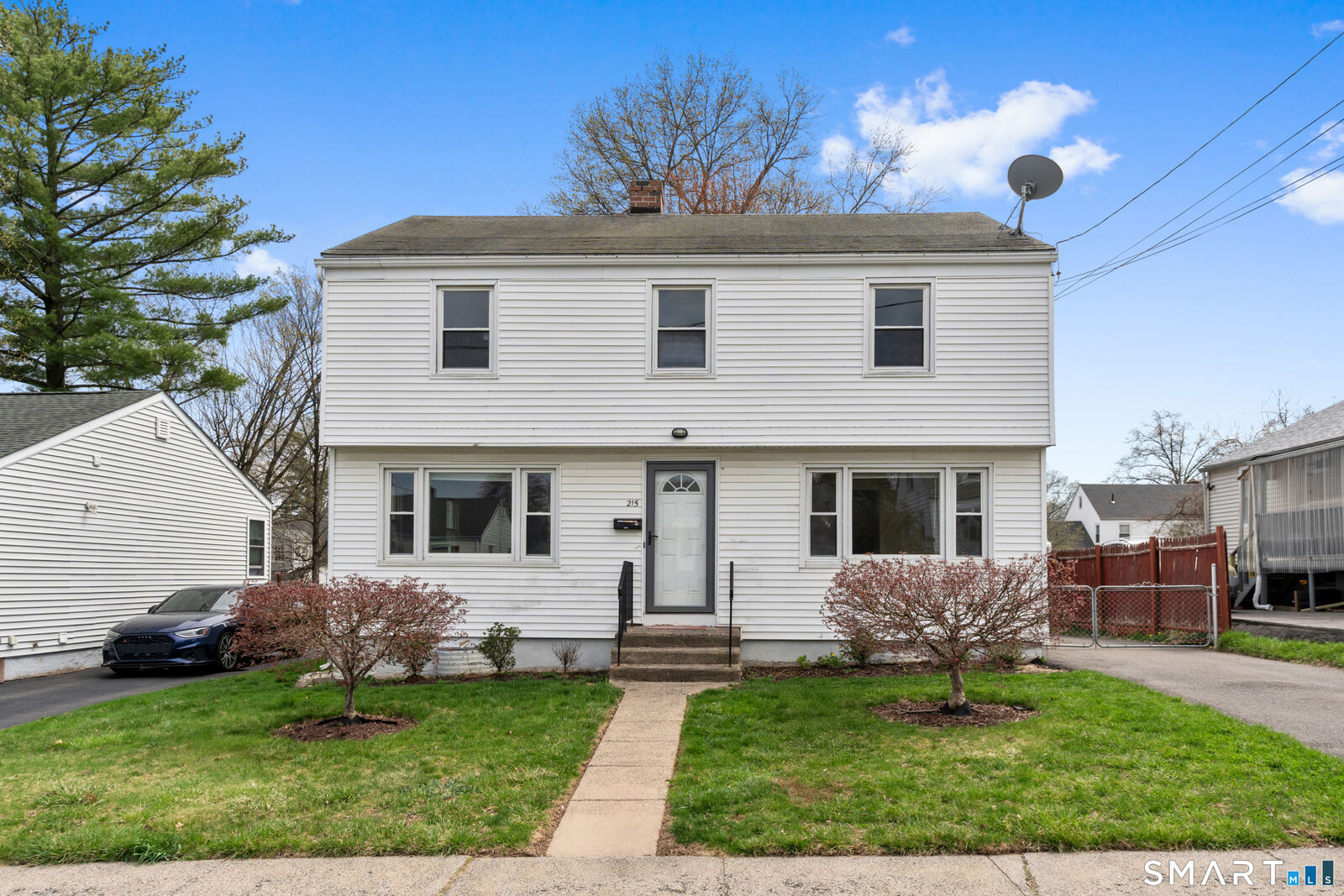 Property Photo:  215 Goodrich Street  CT 06114 