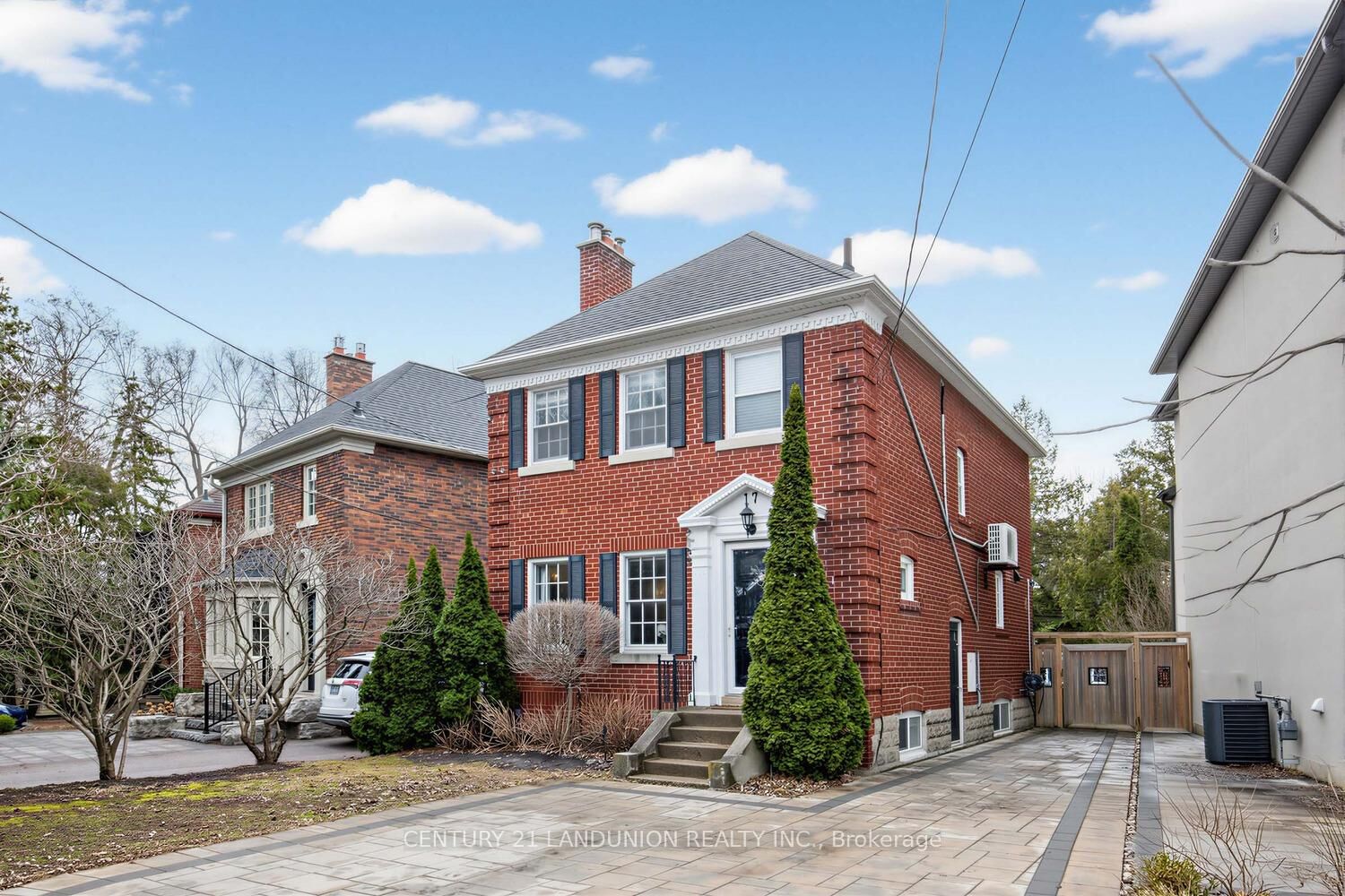 Photo de la propriété:  17 Otter Crescent  ON M5N 2W3 