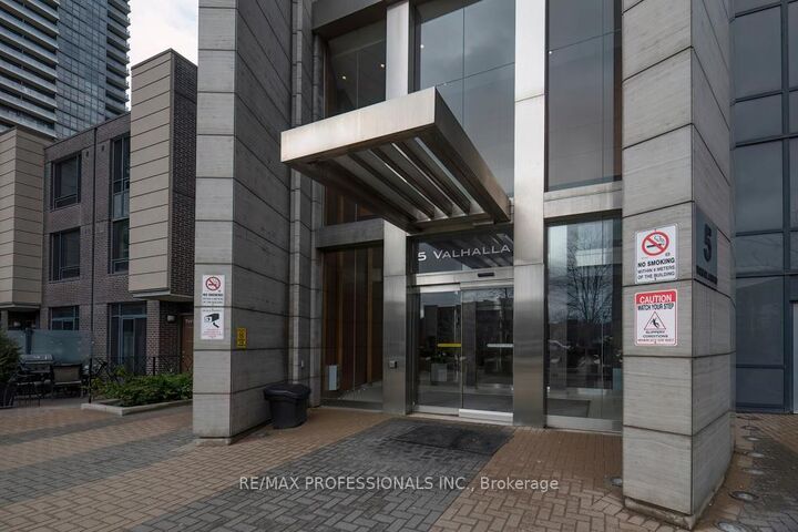 Property Photo: 5 Valhalla Inn Road 1301 ON M9B 1S9