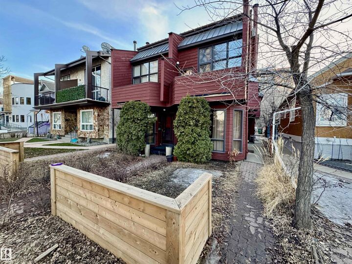 Photo de la propriété:  10346A 121 Street NW  AB T5N 1P2 