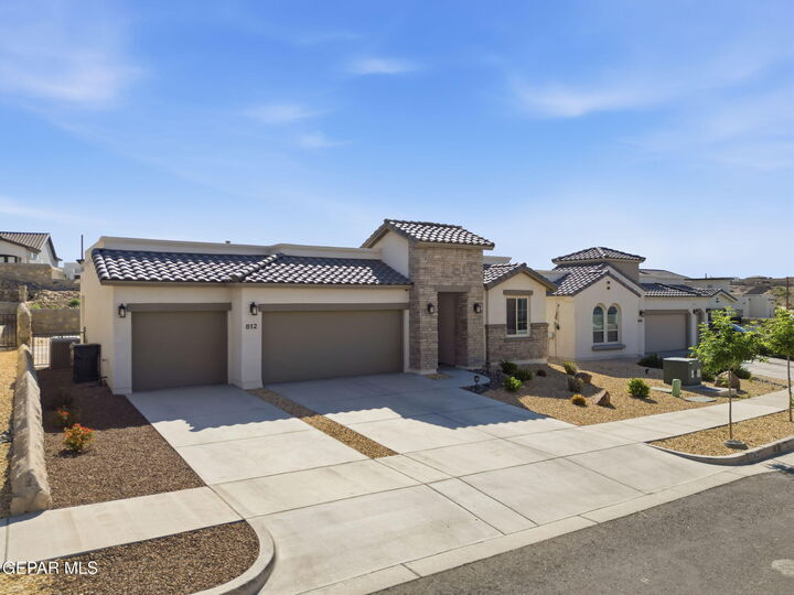 Property Photo:  812 Eastwell Drive  TX 79928 