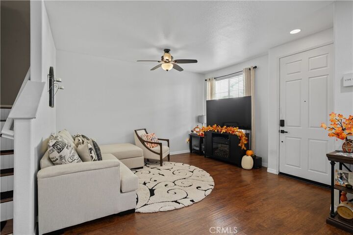 Property Photo:  41880 Davenport Way C  CA 92562 