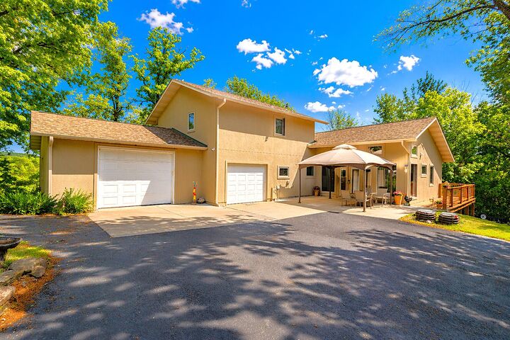 Property Photo:  18992 Eagle Point Road  MO 65641 