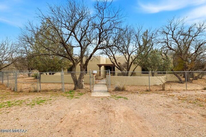 Property Photo:  1366 E Cottonwood Lane  AZ 85616 