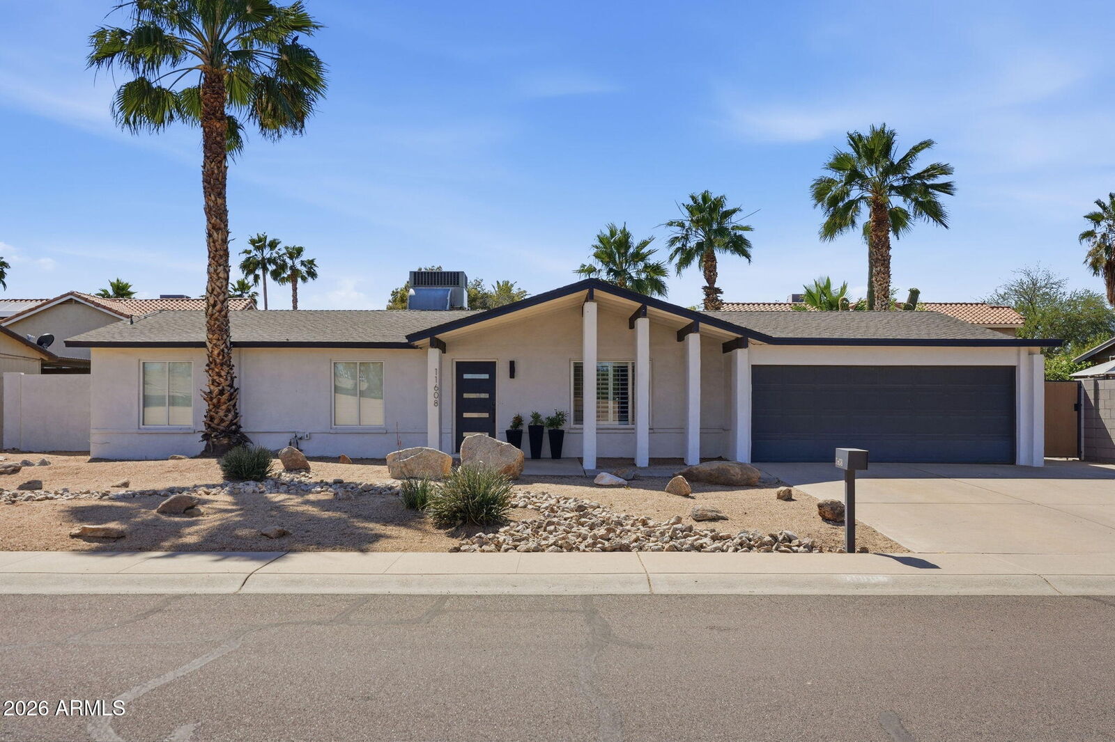 Property Photo:  11608 N 32nd Place  AZ 85028 