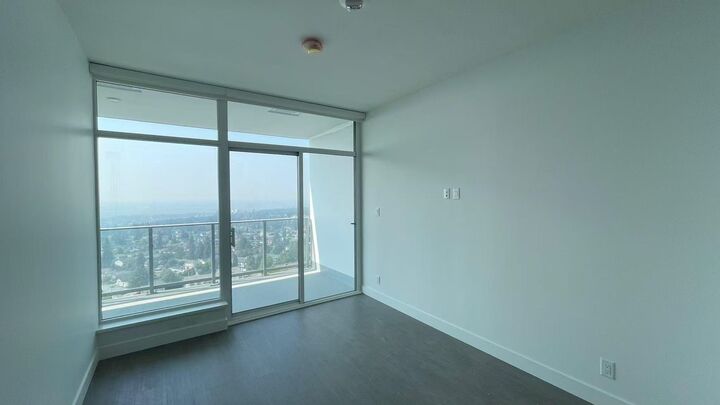 Property Photo: 6511 Sussex Avenue 2505 BC V5H 0K5