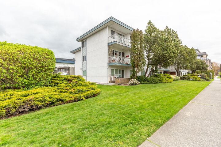 Property Photo:  17707 57A Avenue 321  BC V3S 1J2 