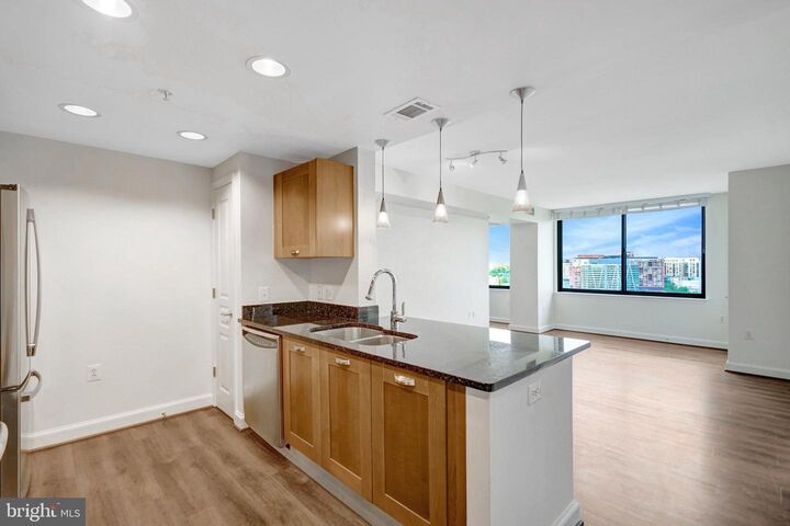 Property Photo:  2451 Midtown Avenue 1502  VA 22303 