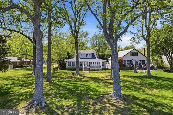 Property Photo:  890 Linden Avenue  MD 20714 