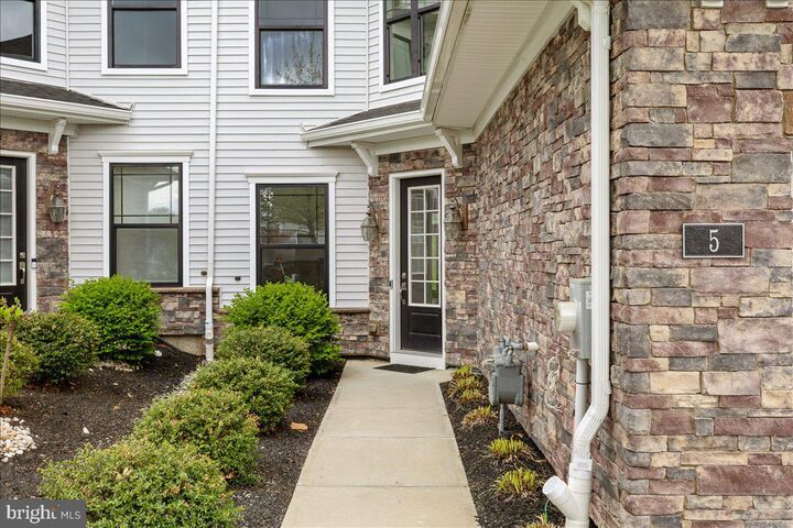 Property Photo:  5 Saint Andrews Avenue  NJ 08648 