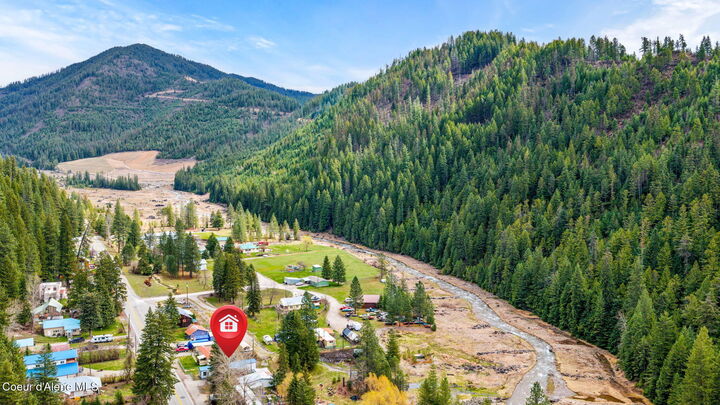 Property Photo:  652 Burke Rd  ID 83873 