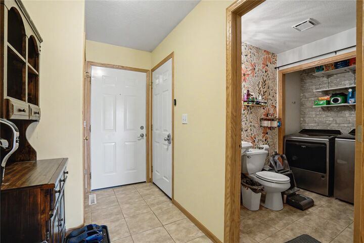 Property Photo:  3840 37th Avenue SW E  IA 52404 